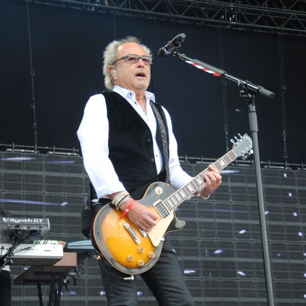 Mick Jones 