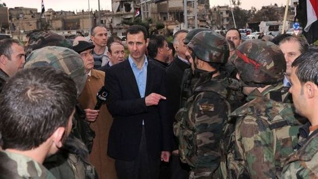 Bachar el-Assad en visite à Homs, reprise aux rebelles