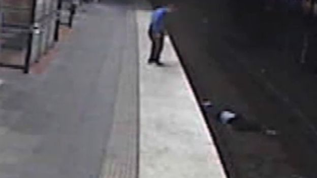 Suède: un individu dépouille un homme tombé sur les voies avant de l'abandonner à son sort