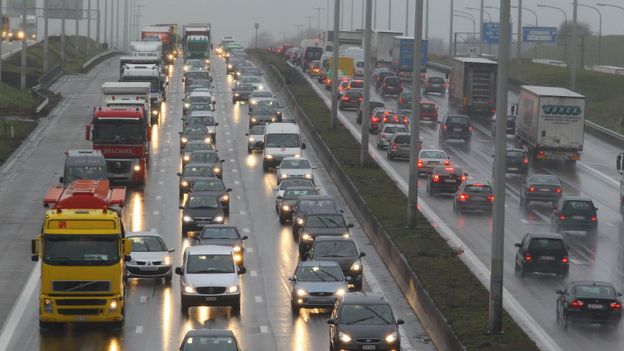 Du monde sur l'autoroute