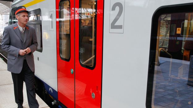 Pourquoi les trains roulent-ils plus lentement en 2012 qu'en 1990?