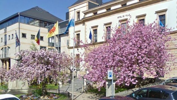 L’hôtel de Ville. 