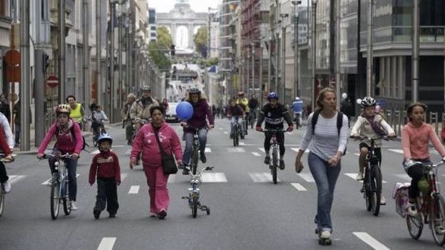 La rue de la Loi prise d'assaut par les "utilisateurs faibles"