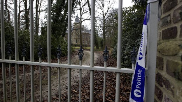 Le château de Wingene après la découverte du corps de Stijn Saelens dans les bois