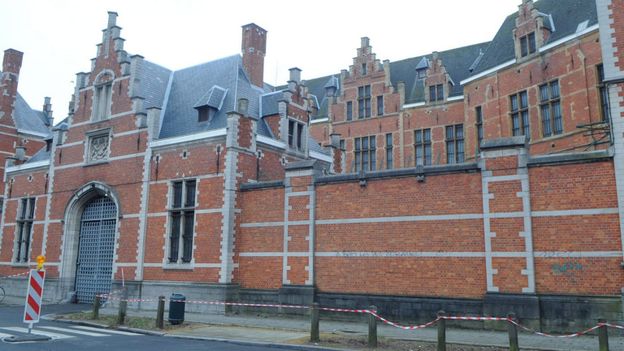 Depuis trois semaines, c'est un peu comme si la prison de Forest fonctionnait au ralenti