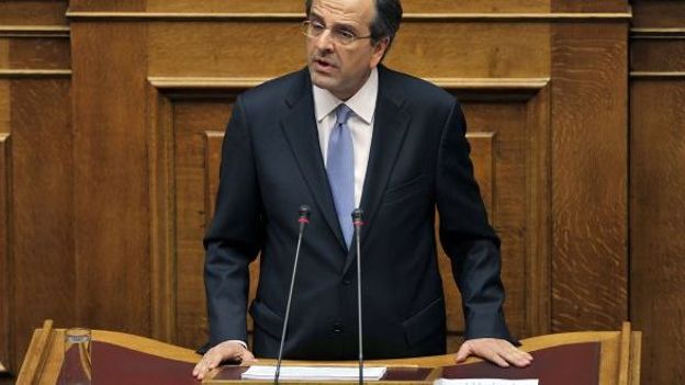 Le Premier ministre grec Antonis Samaras s'adresse au parlement