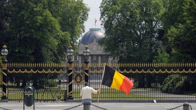 Devant le château de Laeken