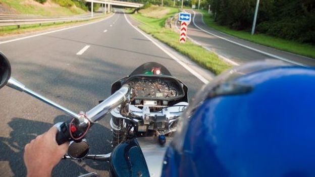 Un motard