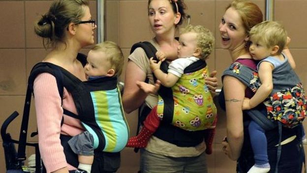 En Pologne, les femmes sont souvent confrontées au choix entre leur travail et garder leurs enfants En Pologne, les femmes sont souvent confrontées au choix entre leur travail et garder leurs enfants