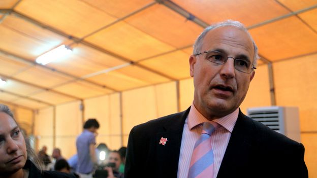 Un round de négociations avait lieu à Bagdad, auquel participaient les représentants des "5+1", come l'ambassadeur de Grande-Bretagne (photo)