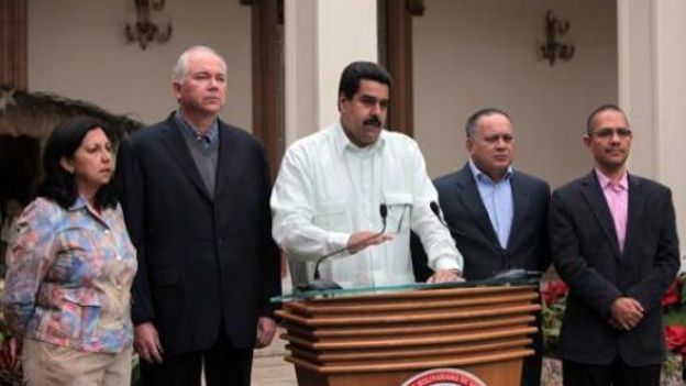 Le vice-président Nicolas Maduro explique lors d'une conférence de presse que le processus post-opératoire de Hugo Chavez sera "complexe et difficile"