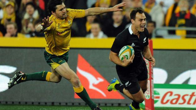 Israel Dagg (en noir) plonge dans l'en-but pour inscrire un de ces deux essais 