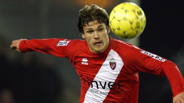 Jérémy Sapina sous le maillot de Mouscron