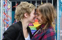 Gay Pride: 80 000 personnes dans les rues pour l'édition 2013