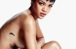 Photos: Rihanna n'aime décidément pas trop les vêtements