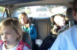 Vidéo qui buzze: cette famille chante Queen sur le chemin de l'école