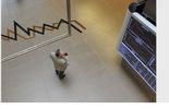 Bourses européennes: légère reprise après le sommet UE, l'euro dégringole