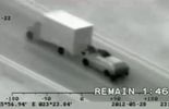 123 Une bande dérobe le chargement des camions... alors qu'ils sont en train de rouler 