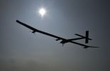 123 Le Solar Impulse a atterri à Madrid, étape d'un 1er vol intercontinental