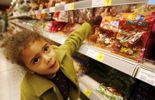 Faut-il, comme l'alcool, réglementer la vente de sucreries? 