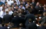 123 Ukraine: bagarres entre députés du camp du président et d'extrême droite