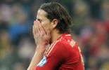 Van Buyten quitte le terrain blessé