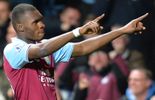 Hat-trick de Benteke face à Mignolet, il rentre dans l'histoire d'Aston Villa