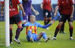Battu, Levante revient sur terre