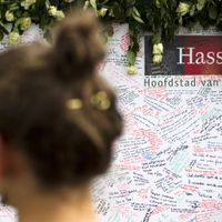 Un mur de témoignages en hommage aux victimes à Hasselt.