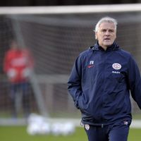 Rutten succède à van den Brom à Vitesse