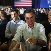 Paul Ryan (gauche) en présence de Mitt Romney