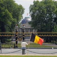 Devant le château de Laeken