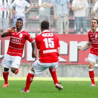 Ezekiel emmène le Standard vers la victoire