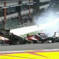 Enorme crash au départ à Spa