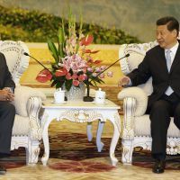 Le secrétaire américain à la Défense, Leon Panetta, et le futur président Xi Jinping