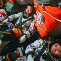Les trois taïkonautes chinois sont revenus sur Terre