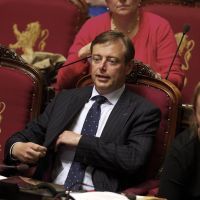 Bart De Wever lors d'une séance au Senat avant le votre sur BHV.