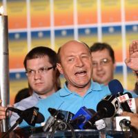 Le président roumain Traian Basescu va reprendre ses fonctions 